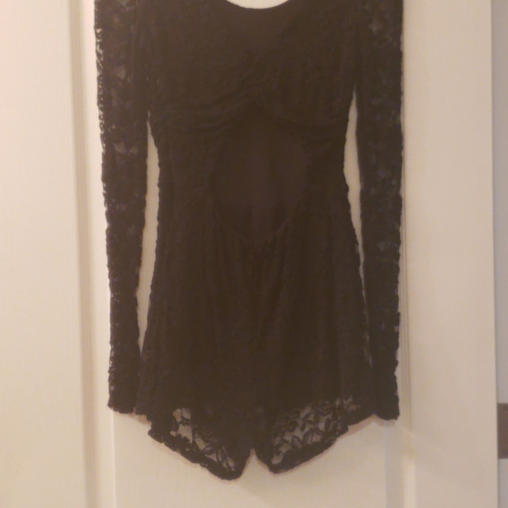 Lace Romper - Picture 5 of 7